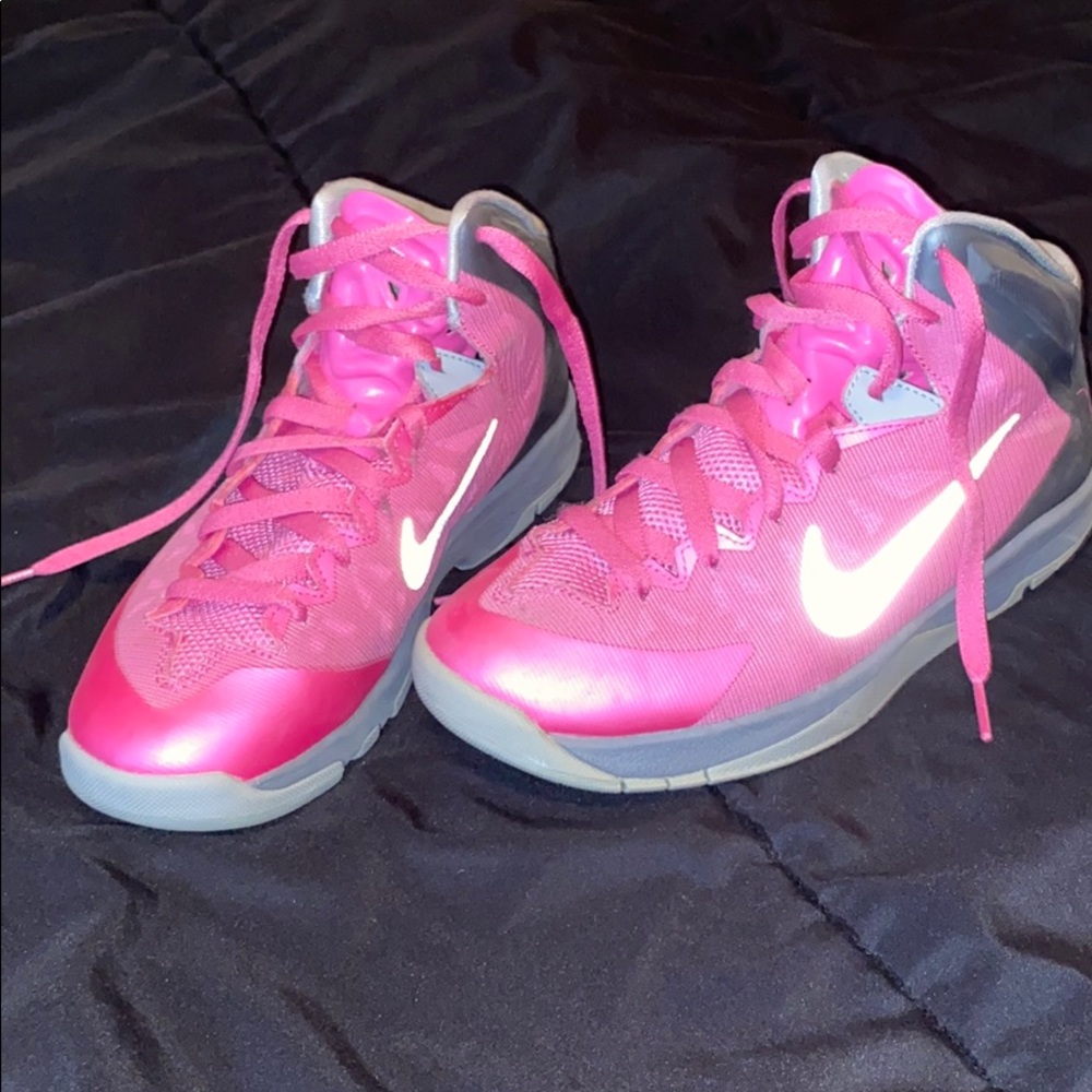 Girls Nike Hyperdunk Basketball Shoes